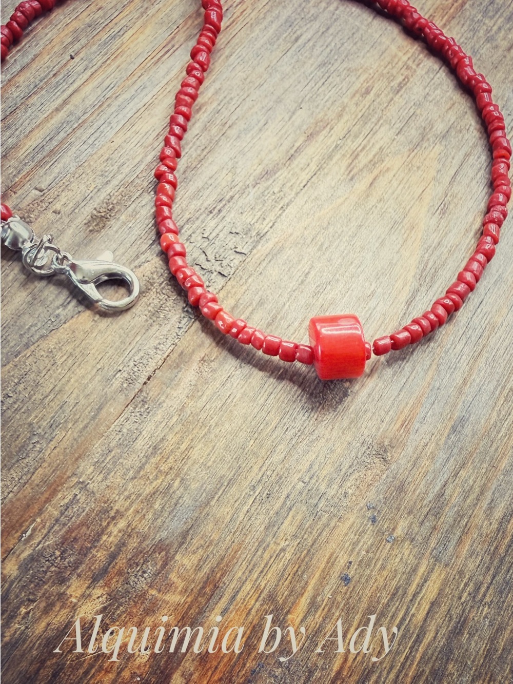 AMERICANA + Red coral super dainty short beaded Necklace - Picture 4 of 5